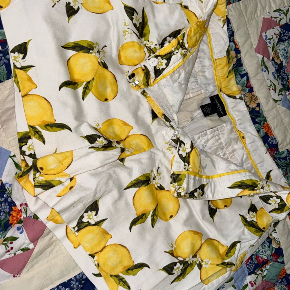 Lane Bryant Lemon Print Women's Shorts - Picture 7 of 14